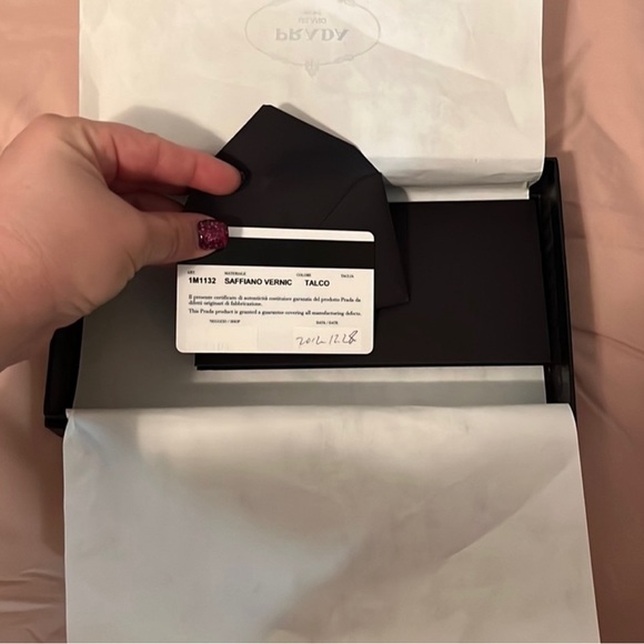 RARE Prada Saffiano Vernic Talco Studded Wallet 1M1132 - Picture 5 of 9